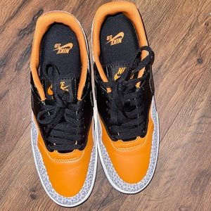 SiZE 8 Nike SB GTS RETURN